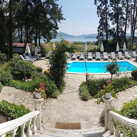 Hotel Kalvachevi *
